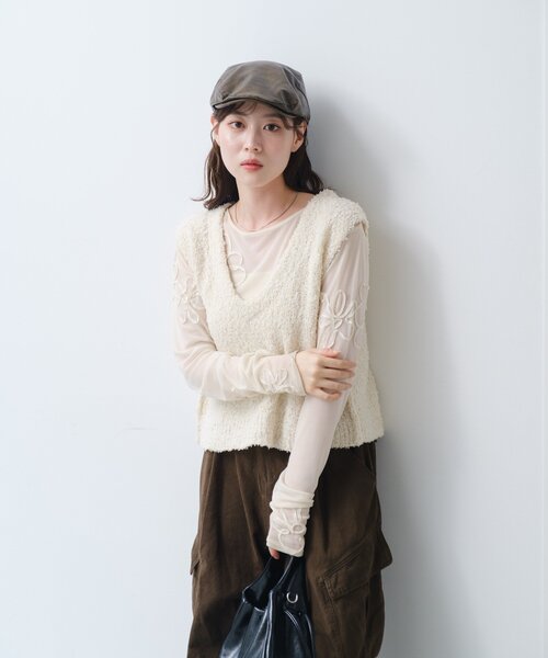 Kastane（カスタネ）の「*【S.Mサイズ展開】リボンヤーンニットベスト（ベスト・レディース・アイボリー/ブラウン/チャコールグレー・MEDIUM/SMALL）」の4枚目の写真