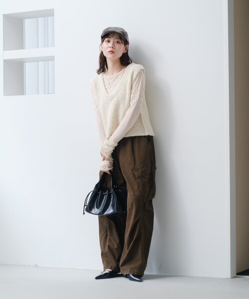 Kastane（カスタネ）の「*【S.Mサイズ展開】リボンヤーンニットベスト（ベスト・レディース・アイボリー/ブラウン/チャコールグレー・MEDIUM/SMALL）」の9枚目の写真