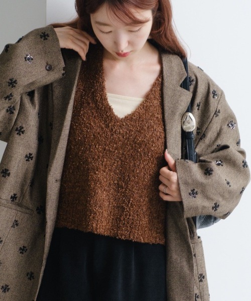 Kastane（カスタネ）の「*【S.Mサイズ展開】リボンヤーンニットベスト（ベスト・レディース・アイボリー/ブラウン/チャコールグレー・MEDIUM/SMALL）」の3枚目の写真