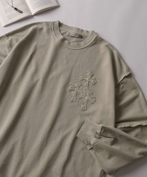 SlashDate（スラッシュデイト）の「【84】クロス／ワッペン アップリケ刺繍 ピグメント加工 ロングスリーブTシャツ（Tシャツ/カットソー・レディース）」