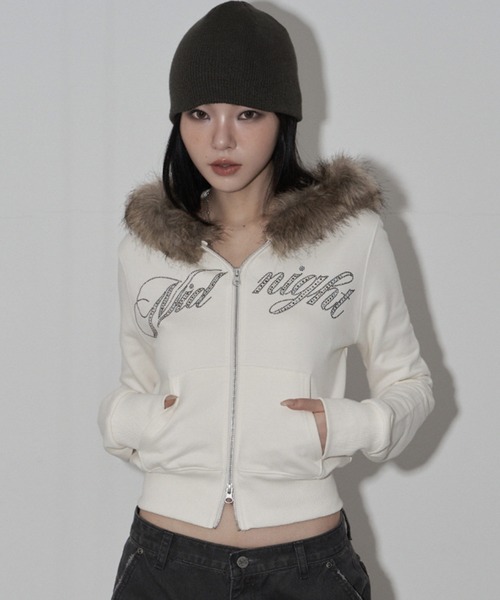 Midnight Move（ミッドナイトムーブ）の「A'GEM/9 × .kom 『MIDNIGHT MOVE/ミッドナイトムーブ』Crop hair zip up/クロップ ヘアー ZIP UP（パーカー・レディース・ブラック/アイボリー/グレー・FREE）」の2枚目の写真