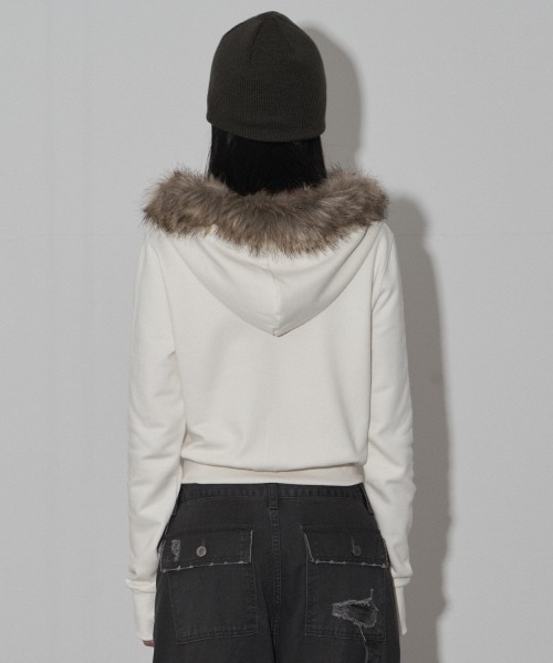 Midnight Move（ミッドナイトムーブ）の「A'GEM/9 × .kom 『MIDNIGHT MOVE/ミッドナイトムーブ』Crop hair zip up/クロップ ヘアー ZIP UP（パーカー・レディース・ブラック/アイボリー/グレー・FREE）」の7枚目の写真