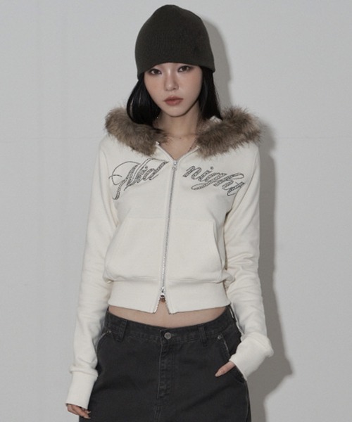 Midnight Move（ミッドナイトムーブ）の「A'GEM/9 × .kom 『MIDNIGHT MOVE/ミッドナイトムーブ』Crop hair zip up/クロップ ヘアー ZIP UP（パーカー・レディース・ブラック/アイボリー/グレー・FREE）」の4枚目の写真