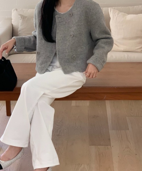 emi+（エミプラス）の「ダブルボタンニットメルトンショートコート（ノーカラーコート・レディース・グレー/アイボリー・FREE）」の13枚目の写真