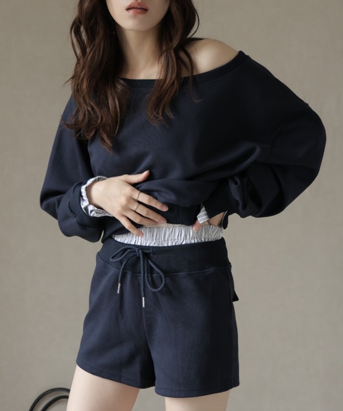 Ulysses（ユリシス）の「【セットアップ】ワンショルトップス＆レイヤードデザインショートパンツ（スウェット・レディース・ダークブルー/ベージュ・M/S）」の2枚目の写真