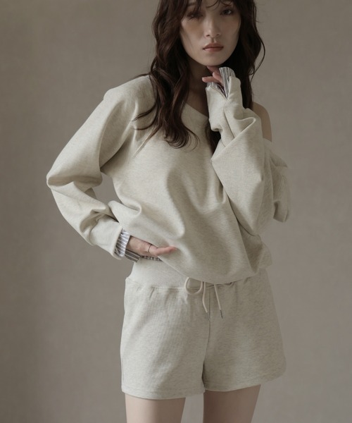 Ulysses（ユリシス）の「【セットアップ】ワンショルトップス＆レイヤードデザインショートパンツ（スウェット・レディース・ダークブルー/ベージュ・M/S）」の4枚目の写真