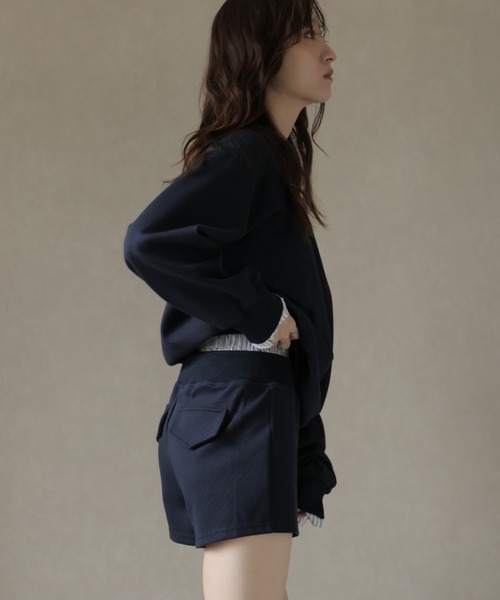 Ulysses（ユリシス）の「【セットアップ】ワンショルトップス＆レイヤードデザインショートパンツ（スウェット・レディース・ダークブルー/ベージュ・M/S）」の19枚目の写真