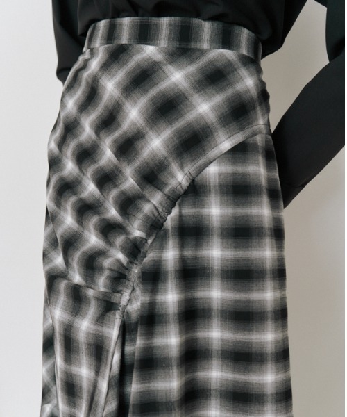 Muel Chic(ミュエルシック)の「Niger check skirt ニジェールチェックスカート(スカート・レディース・ブラック系/ブラウン系/ベージュ系その他・FREE)」の13枚目の写真