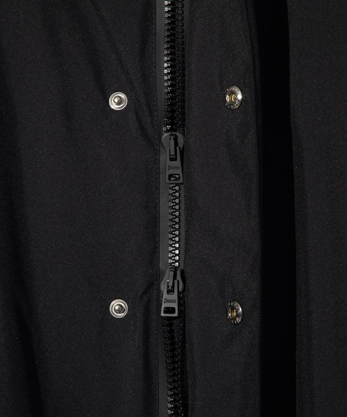 HERNO（ヘルノ）の「HERNO LAMINAR DOWN JACKETヘルノ ラミナー ロング ダウンジャケット（ダウンジャケット/コート・メンズ・ブラック/ネイビー系1・50）」の16枚目の写真