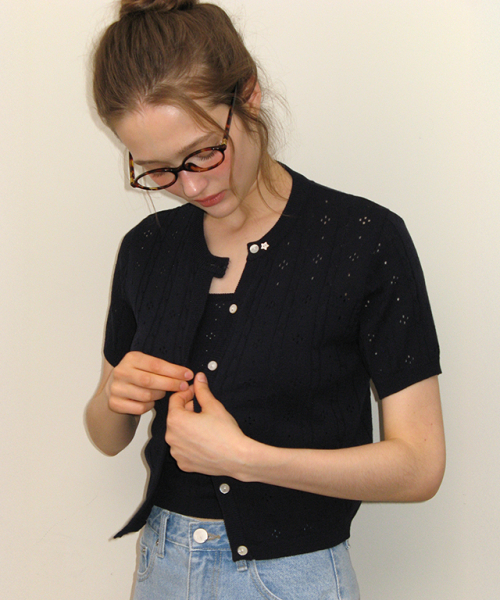 RONRON(ロンロン)の「EYELET BUTTON KNIT CARDIGAN NAVY(カーディガン/ボレロ・レディース・その他・FREE)」の1枚目の写真