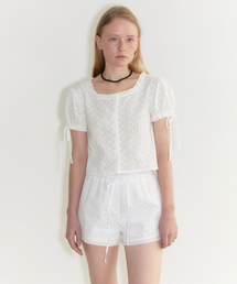 SINOON（シヌーン）の「Eyelet Blouse (White)（シャツ/ブラウス・レディース）」