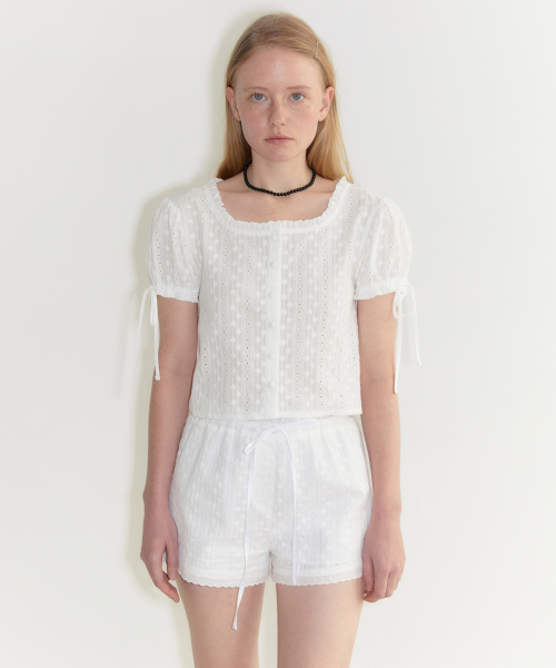 SINOON（シヌーン）の「Eyelet Blouse (White)（シャツ/ブラウス・レディース・ホワイト・FREE）」の2枚目の写真