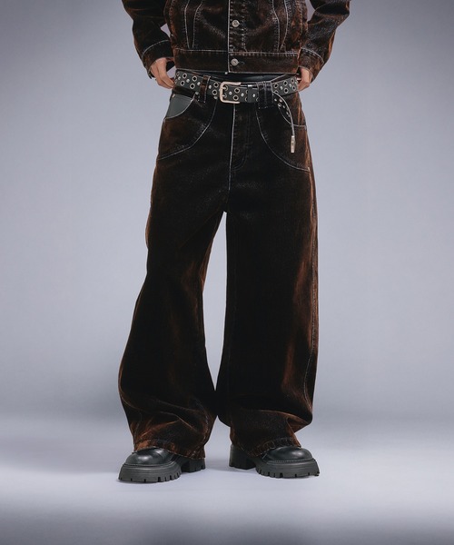 ANDER HUNK（アンダーハンク）の「Overdyed Flocky Denim Pants / オーバーダイフロッキーデニムパンツ（デニムパンツ・メンズ・ブラック系/ダークインディゴブルー・SMALL/LARGE/MEDIUM）」の5枚目の写真