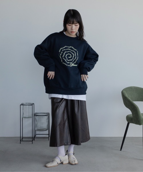 VACANCY(ヴァカンシー)の「渦ウェーブロゴ刺繍トレーナー/裏起毛/新色追加(スウェット・レディース・グレー/ブラウン/ネイビー/チャコールグレー・FREE)」の19枚目の写真