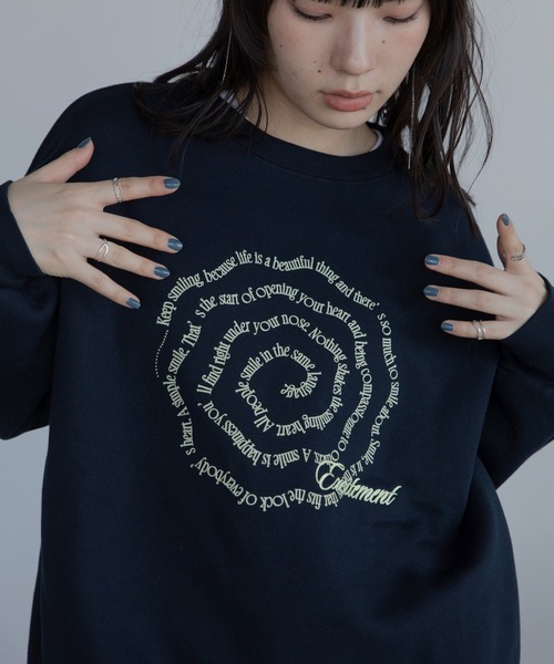 VACANCY(ヴァカンシー)の「渦ウェーブロゴ刺繍トレーナー/裏起毛/新色追加(スウェット・レディース・グレー/ブラウン/ネイビー/チャコールグレー・FREE)」の16枚目の写真