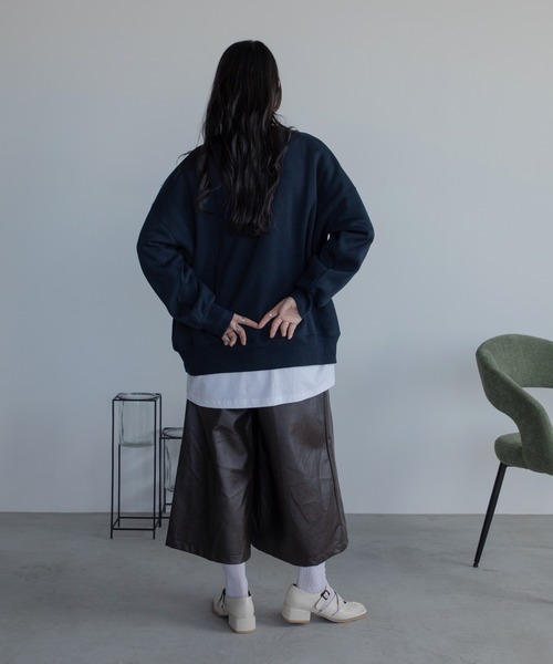 VACANCY(ヴァカンシー)の「渦ウェーブロゴ刺繍トレーナー/裏起毛/新色追加(スウェット・レディース・グレー/ブラウン/ネイビー/チャコールグレー・FREE)」の21枚目の写真