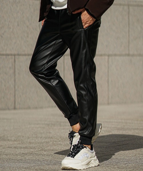 SOMEDIFF(サムディフ)の「【SOMEDIFF】PUレザーフルジップパーカーセットアップ メンズ 上下セット ブラック カーキ ジョガーパンツ 春服 冬服(セットアップ・メンズ・ブラック×カーキ/ブラック×ブラック・M/L/XL)」の10枚目の写真