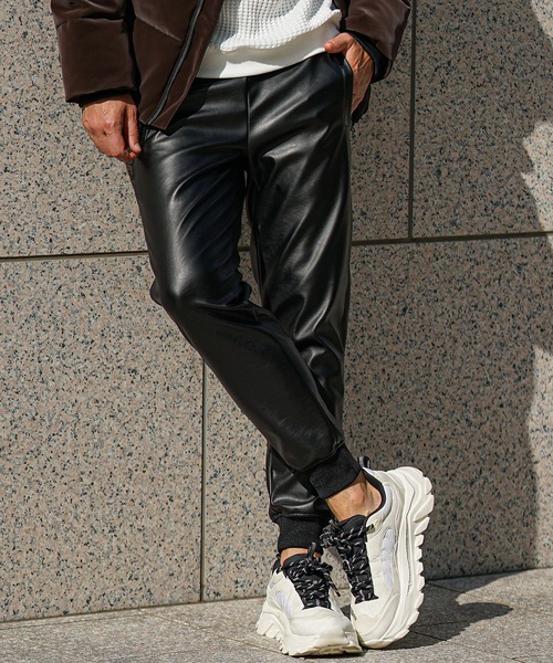 SOMEDIFF(サムディフ)の「【SOMEDIFF】PUレザーフルジップパーカーセットアップ メンズ 上下セット ブラック カーキ ジョガーパンツ 春服 冬服(セットアップ・メンズ・ブラック×カーキ/ブラック×ブラック・M/L/XL)」の11枚目の写真