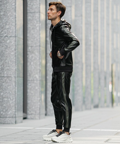 SOMEDIFF(サムディフ)の「【SOMEDIFF】PUレザーフルジップパーカーセットアップ メンズ 上下セット ブラック カーキ ジョガーパンツ 春服 冬服(セットアップ・メンズ・ブラック×カーキ/ブラック×ブラック・M/L/XL)」の15枚目の写真