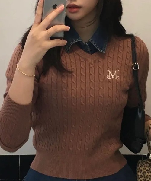 MUCENT（ムセント）の「【日本未発売/WEB限定】MUCENT(ムセント)/Vネック クロップ ケーブル ニット/PRIMROSE V-NECK CROP KNIT（ニット/セーター・レディース・ピンク/ブラウン/ホワイト/グレー/ブラック/アイボリー・FREE）」の5枚目の写真