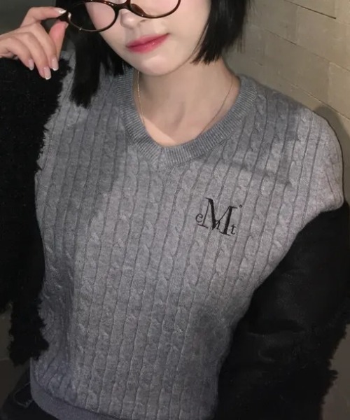 MUCENT（ムセント）の「【日本未発売/WEB限定】MUCENT(ムセント)/Vネック クロップ ケーブル ニット/PRIMROSE V-NECK CROP KNIT（ニット/セーター・レディース・ピンク/ブラウン/ホワイト/グレー/ブラック/アイボリー・FREE）」の4枚目の写真