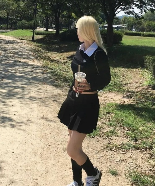 MUCENT（ムセント）の「【日本未発売/WEB限定】MUCENT(ムセント)/Vネック クロップ ケーブル ニット/PRIMROSE V-NECK CROP KNIT（ニット/セーター・レディース・ピンク/ブラウン/ホワイト/グレー/ブラック/アイボリー・FREE）」の14枚目の写真