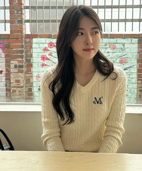 MUCENT（ムセント）の「【日本未発売/WEB限定】MUCENT(ムセント)/Vネック クロップ ケーブル ニット/PRIMROSE V-NECK CROP KNIT（ニット/セーター・レディース・ピンク/ブラウン/ホワイト/グレー/ブラック/アイボリー・FREE）」の9枚目の写真