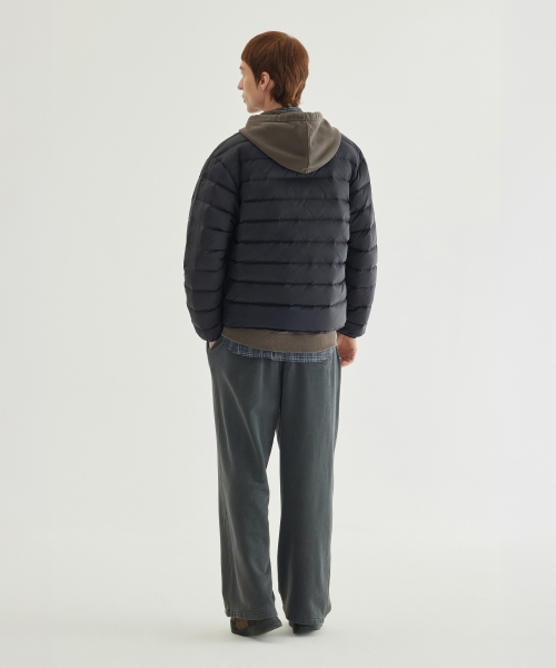 COVERNAT(カバーナット)の「カバーライトノーカラー ダウン Black(ダウンジャケット/コート・レディース・その他・X-SMALL/SMALL/MEDIUM/LARGE/X-LARGE/XX-LARGE)」の6枚目の写真