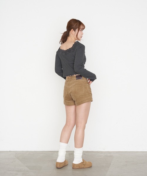 RAY CASSIN(レイカズン)の「パット付きレースロンT(Tシャツ/カットソー・レディース・チャコールグレー/レッド系その他2/ブラック系その他2/ホワイト系その他/グレー系その他2・FREE)」の17枚目の写真