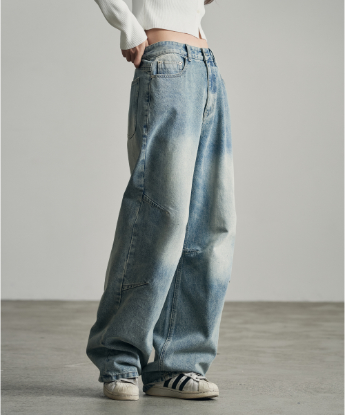 OURDAYZ（アワーデイズ）の「アッセンブルワイドバルーンデニムパンツ[ライトブルー]（デニムパンツ・レディース・その他・LARGE/MEDIUM/X-LARGE）」の3枚目の写真
