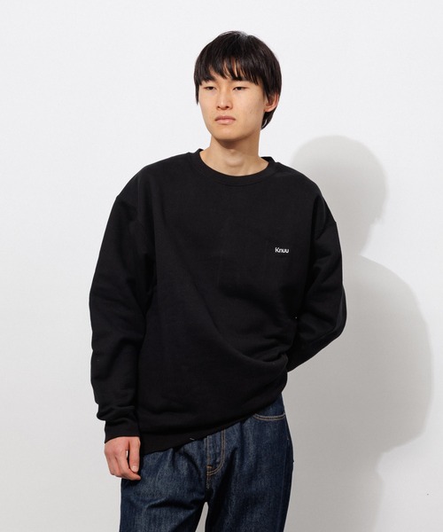 Knuu（ヌウ）の「Small Logo Heavy Crewneck Sweatshirt（スウェット・メンズ・ブラック/杢グレー/ホワイト・X-LARGE/LARGE/MEDIUM/SMALL）」の2枚目の写真