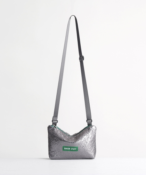 GREEN STUFF(グリーンスタッフ)の「handy bag Z1 - glitter titanium silver(メッセンジャーバッグ・レディース・その他・FREE)」の1枚目の写真