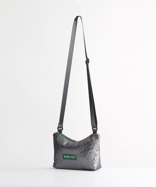 GREEN STUFF(グリーンスタッフ)の「handy bag Z1 - glitter titanium silver(メッセンジャーバッグ・レディース・その他・FREE)」の2枚目の写真