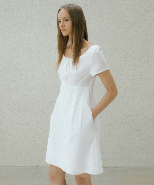 OCTETTE(オテット)の「DOBBY HIGH WAIST OPS_WHITE(ワンピース・レディース・ホワイト・SMALL/MEDIUM)」の2枚目の写真