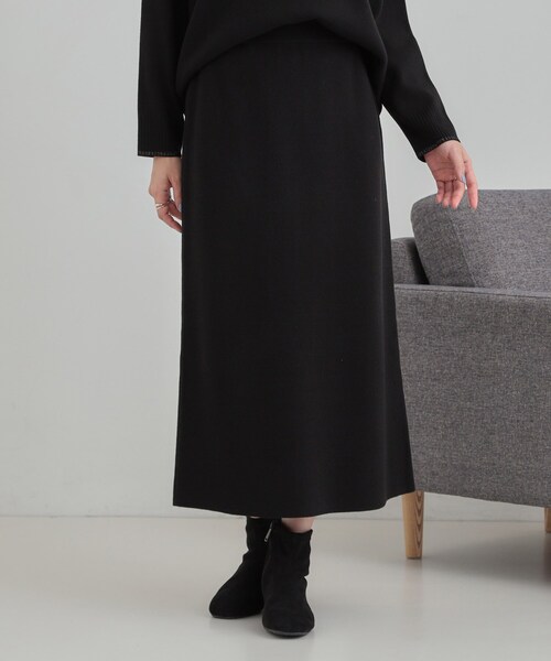 SHOO・LA・RUE(シューラルー)の「【洗濯機可/セットアップ可/毛玉になりにくい】心地よく穿ける ニットナロースカート(スカート・レディース・ブラック/ダークブラウン/ライトベージュ・01/02/03/04)」の1枚目の写真