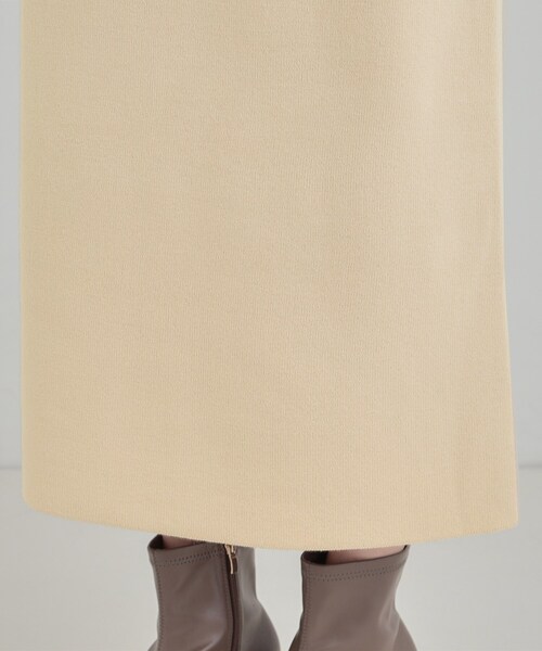 SHOO・LA・RUE(シューラルー)の「【洗濯機可/セットアップ可/毛玉になりにくい】心地よく穿ける ニットナロースカート(スカート・レディース・ブラック/ダークブラウン/ライトベージュ・01/02/03/04)」の8枚目の写真