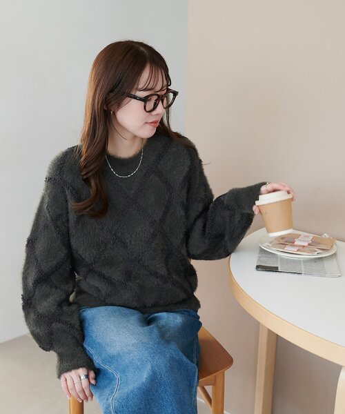 DISCOAT(ディスコート)の「フェザーヤーンダイヤ柄プルオーバー(ニット/セーター・レディース・アイボリー/チャコールグレー/モカ・FREE)」の20枚目の写真