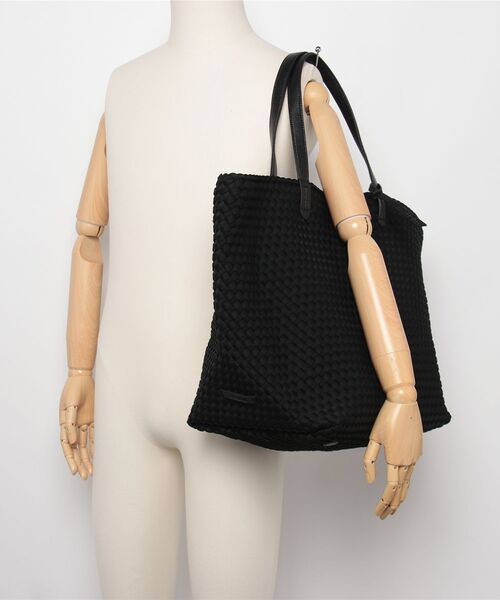 NAGHEDI（ナゲディ）の「NAGHEDI Jetsetter Large Tote ナケディ メッシュ ジェットセッター ラージ トートバッグ（トートバッグ・レディース・ブラック/クリーム・FREE）」の22枚目の写真