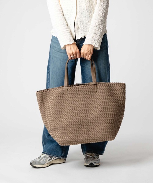 NAGHEDI（ナゲディ）の「NAGHEDI Jetsetter Large Tote ナケディ メッシュ ジェットセッター ラージ トートバッグ（トートバッグ・レディース・ブラック/クリーム・FREE）」の4枚目の写真