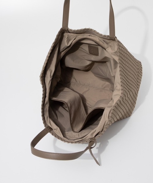 NAGHEDI（ナゲディ）の「NAGHEDI Jetsetter Large Tote ナケディ メッシュ ジェットセッター ラージ トートバッグ（トートバッグ・レディース・ブラック/クリーム・FREE）」の17枚目の写真