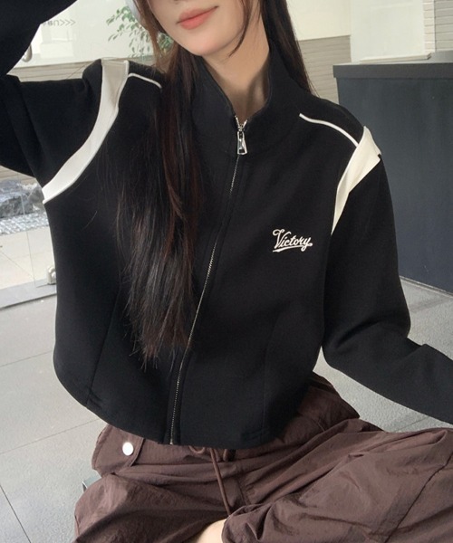 Flugge（フラッジー）の「スポーティージャージトップス（ジャージ・レディース・レッド/ブラック・LARGE/MEDIUM）」の3枚目の写真
