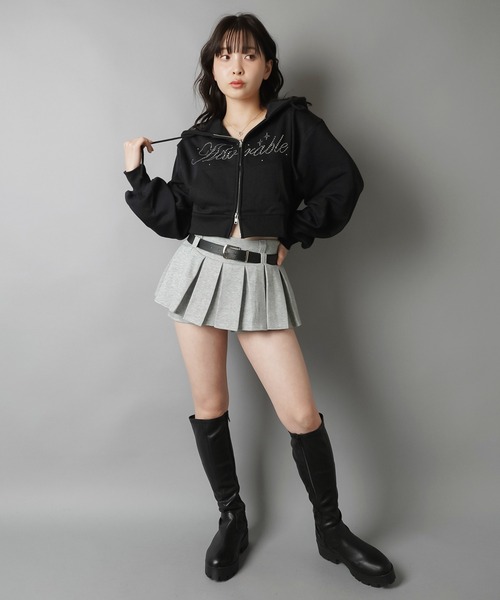 SPINNS(スピンズ)の「きらっと主張☆視線を集めるラインストーンロゴWジップショートパーカー(パーカー・レディース・オフホワイト/杢グレー/ブラック/ピンク・ONESIZE)」の14枚目の写真