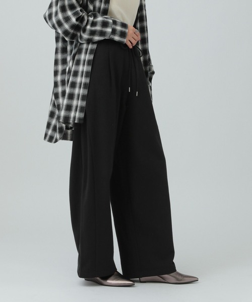 LEPSIM（レプシィム）の「サイドタックスウェットパンツ　634625（スウェットパンツ・レディース・ブラック/グレー系その他/グレイッシュベージュ・FREE）」の5枚目の写真