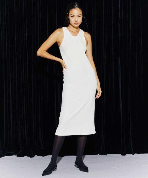 KIMDOH（キムド）の「CROP TURTLENECK SWEATER V-NECK DRESS SET IVORY（ワンピース・レディース・その他・FREE）」の2枚目の写真