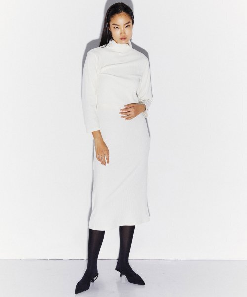 KIMDOH（キムド）の「CROP TURTLENECK SWEATER V-NECK DRESS SET IVORY（ワンピース・レディース・その他・FREE）」の3枚目の写真