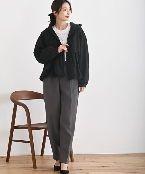 rps（アールピーエス）の「ナイロンワッシャーペプラムバルーンジャケット（ナイロンジャケット・レディース・アイボリー/ベージュ/ブラック・フリー）」の4枚目の写真