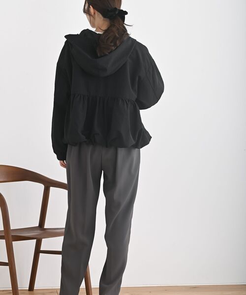 rps（アールピーエス）の「ナイロンワッシャーペプラムバルーンジャケット（ナイロンジャケット・レディース・アイボリー/ベージュ/ブラック・フリー）」の6枚目の写真