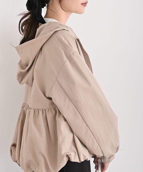 rps（アールピーエス）の「ナイロンワッシャーペプラムバルーンジャケット（ナイロンジャケット・レディース・アイボリー/ベージュ/ブラック・フリー）」の15枚目の写真