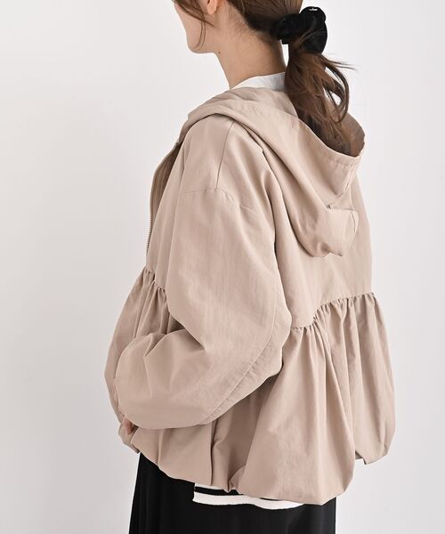 rps（アールピーエス）の「ナイロンワッシャーペプラムバルーンジャケット（ナイロンジャケット・レディース・アイボリー/ベージュ/ブラック・フリー）」の16枚目の写真