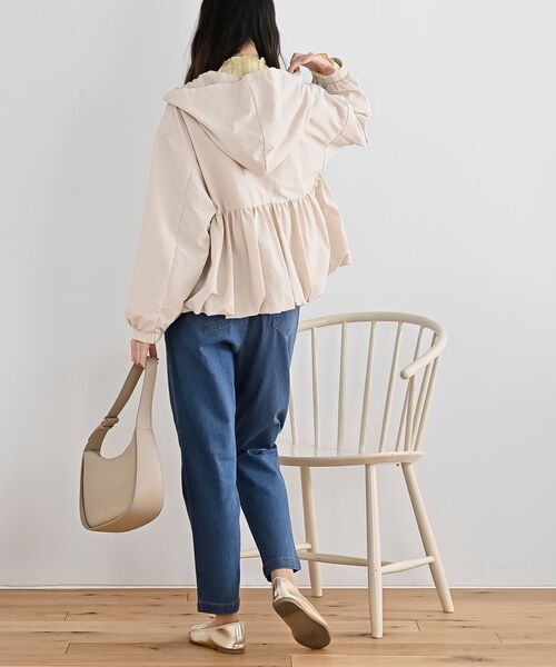 rps（アールピーエス）の「ナイロンワッシャーペプラムバルーンジャケット（ナイロンジャケット・レディース・アイボリー/ベージュ/ブラック・フリー）」の19枚目の写真